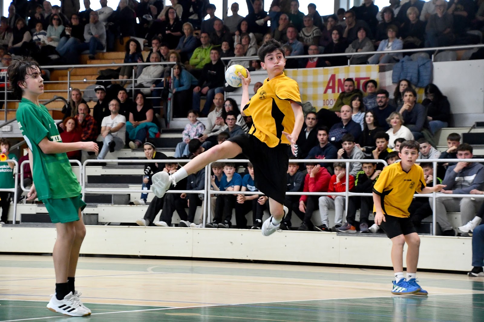 Hondarribia, epicentro de una importante cita del balonmano infantil