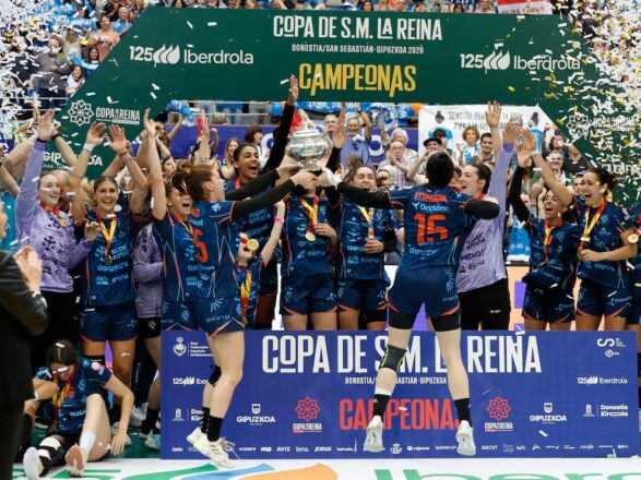 Un fin de semana histórico para el balonmano vasco: un título y dos ascensos en tres días